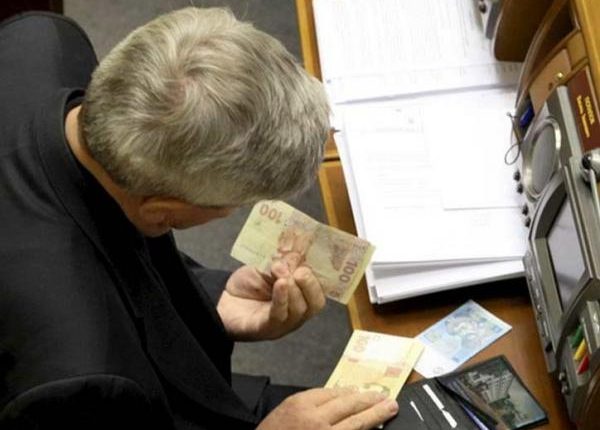 После Нового года нардепам будут больше платить